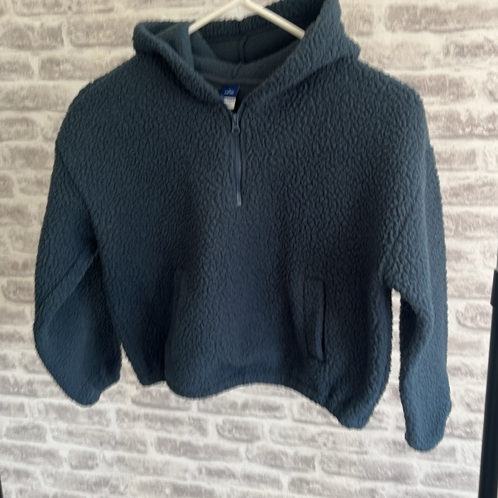 Old Navy long sleeve crop fuzzy/sherpa hoodie. Size L (10-12). Steal blue.
